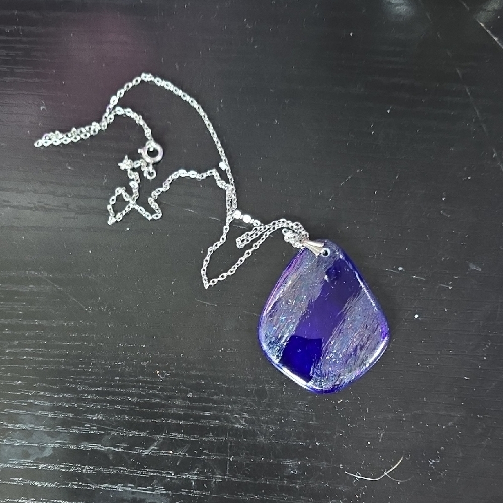 Elegant Blue Pendant Necklace